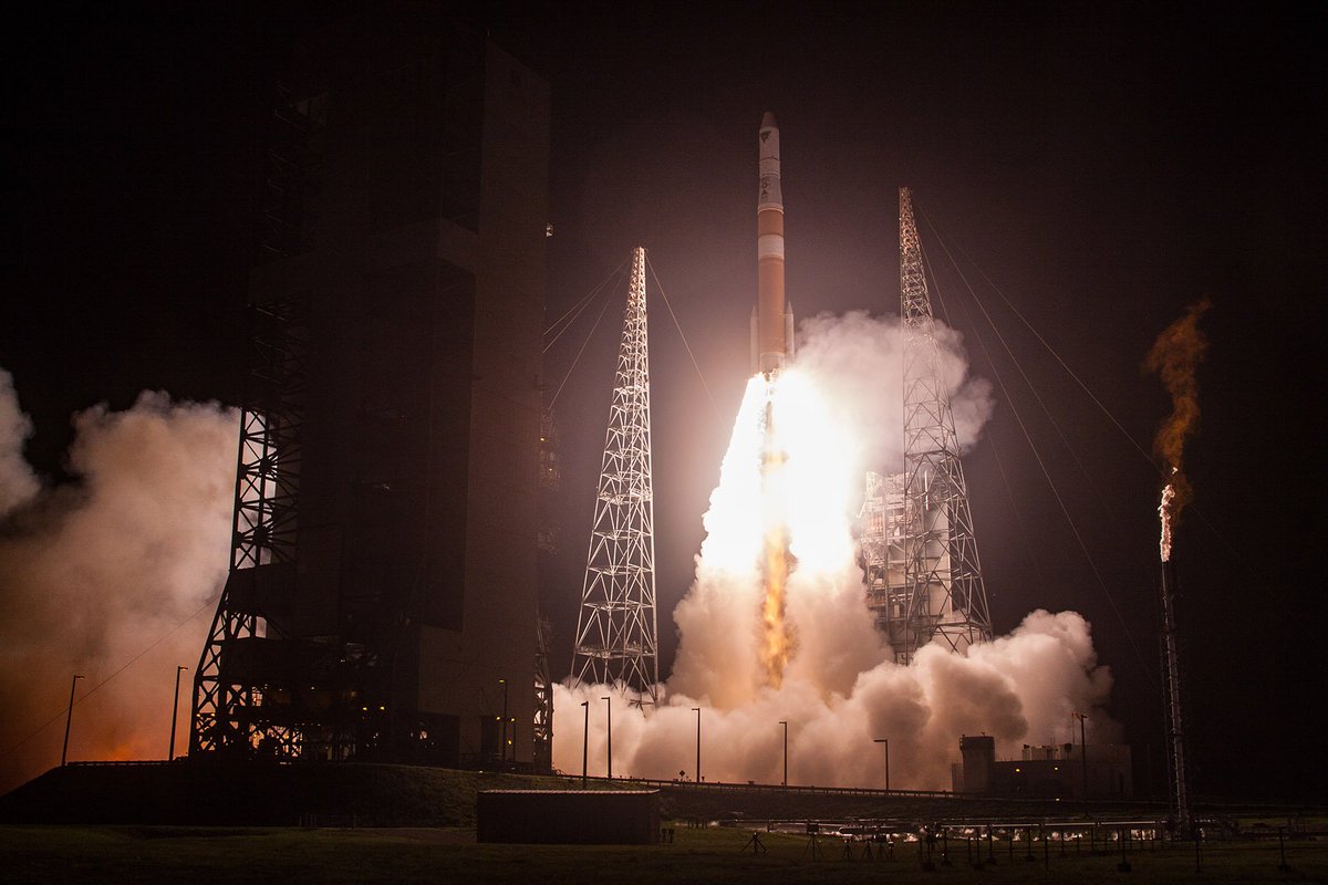 USSF_SSC's tweet photo. Photos from last night's successful #AFSPC6 launch. https://t.co/tDEHKqo6tA