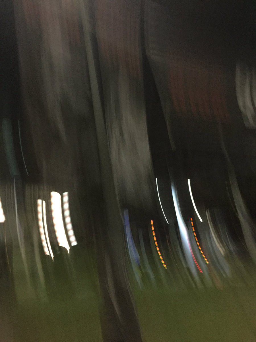 meee_0120's tweet photo. 電車なくて迷ってたらなんかおっさんから、どこいく？的な感じで言われてできない英語を巧みに使い着いた瞬間びっべんいたから荒ぶった結果 https://t.co/gj6CqROCAF
