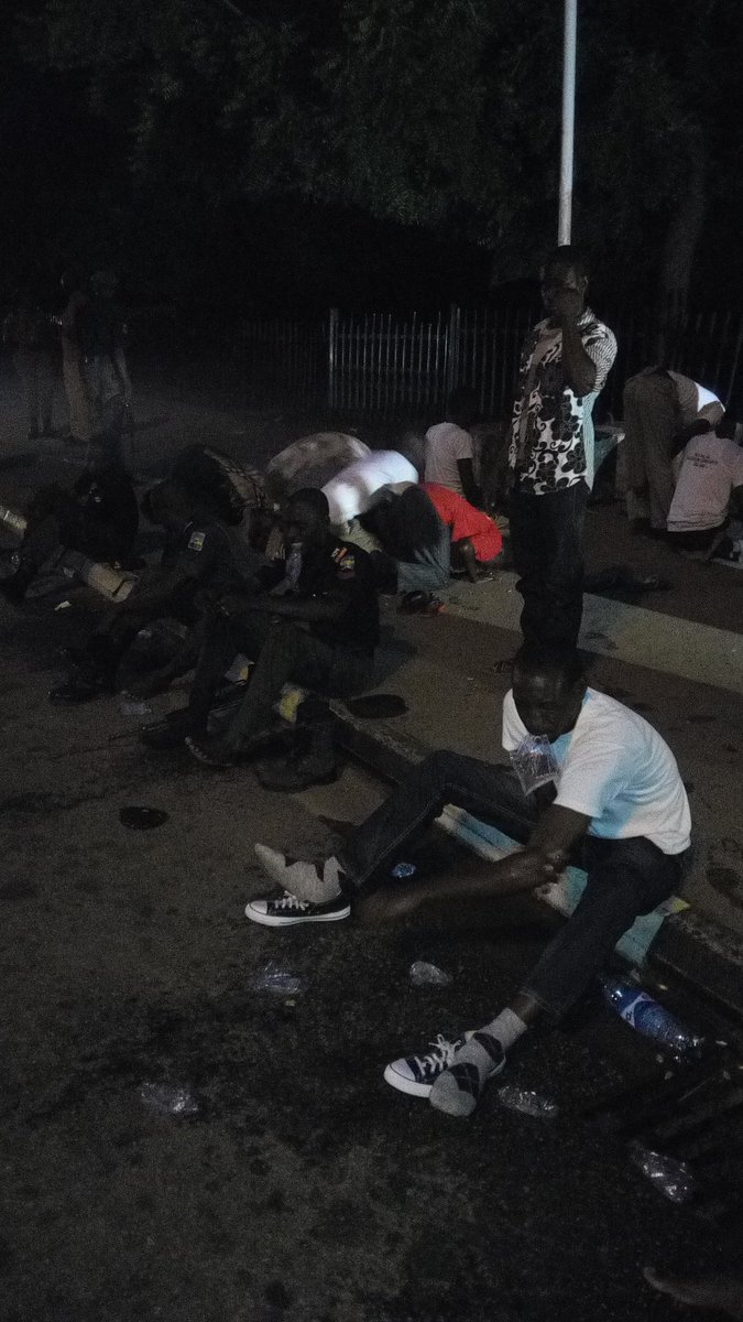 Chidyhelen's tweet photo. "@ibrahimu14: Time to Pray #NigeriaImmigration2000 https://t.co/JOOGWkmlNL"@MinOfInteriorNG