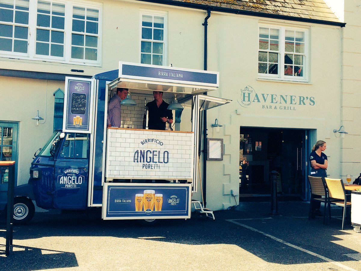 just what you want on a Friday - sun & a cold pint of #Poretti @Haveners_Fowey @foweyregatta #AuthenticItalianLager