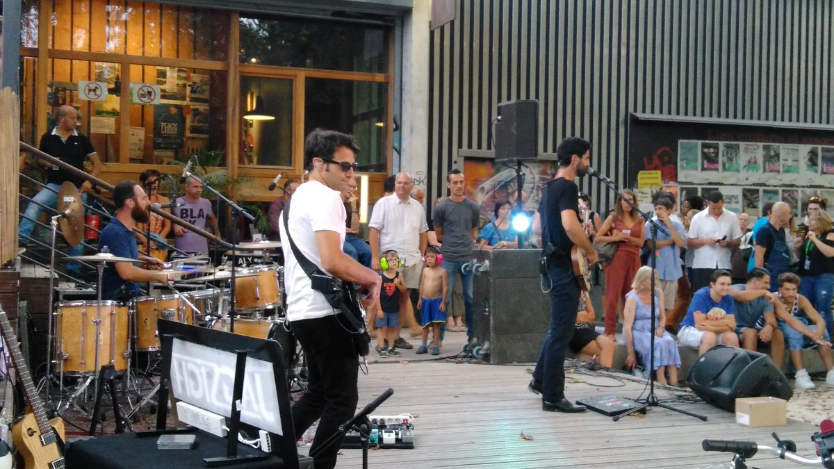 BaudrandSPerso's tweet photo. @JagSigh  à #labobine. Super ambiance. Bonne soirée grenobloise. https://t.co/VBIq8NxgX1