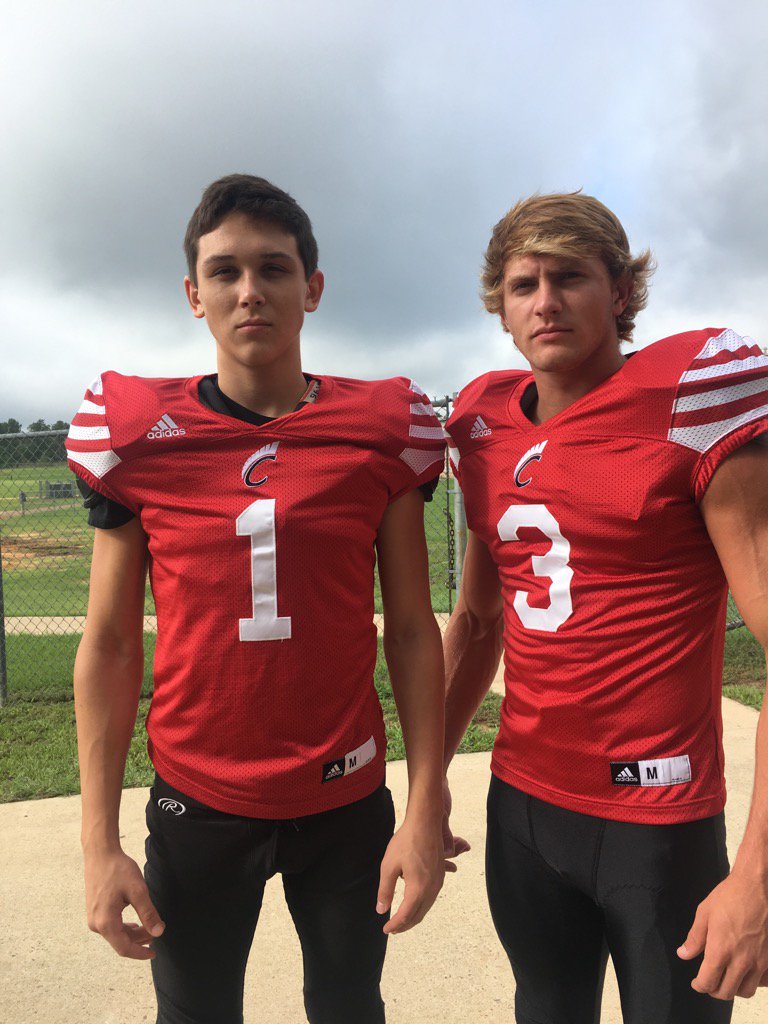 irielee12's tweet image. 🔥🏈 @treylundy12 #ringtime 💍