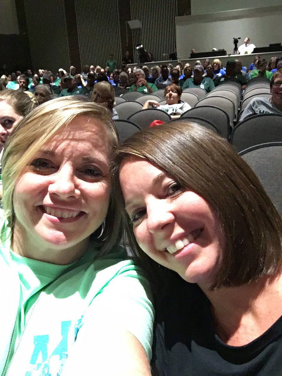 AzleHSCounselor's tweet photo. @TuttDaggs #16kickoff https://t.co/isNkUNd9cD