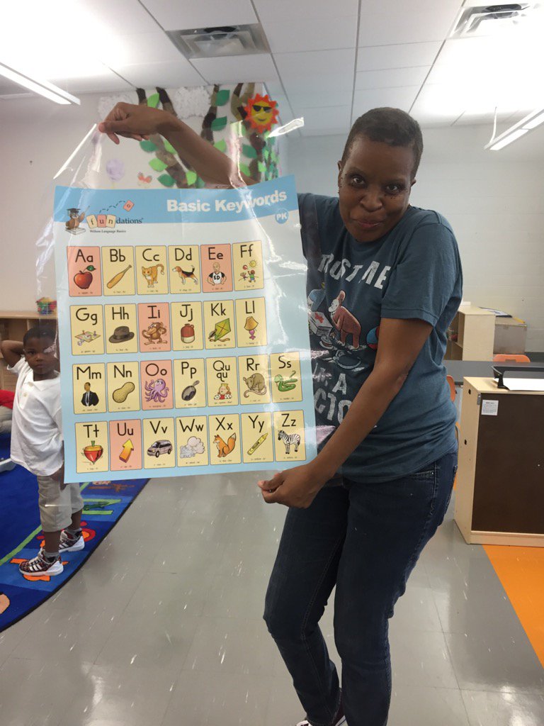 Saleem_G15's tweet photo. @HendleyES S/O to Ms. Boykins for laminating my Fundations poster!! #laminatingqueen #PreK Rocks! https://t.co/Xceg2xhcUB