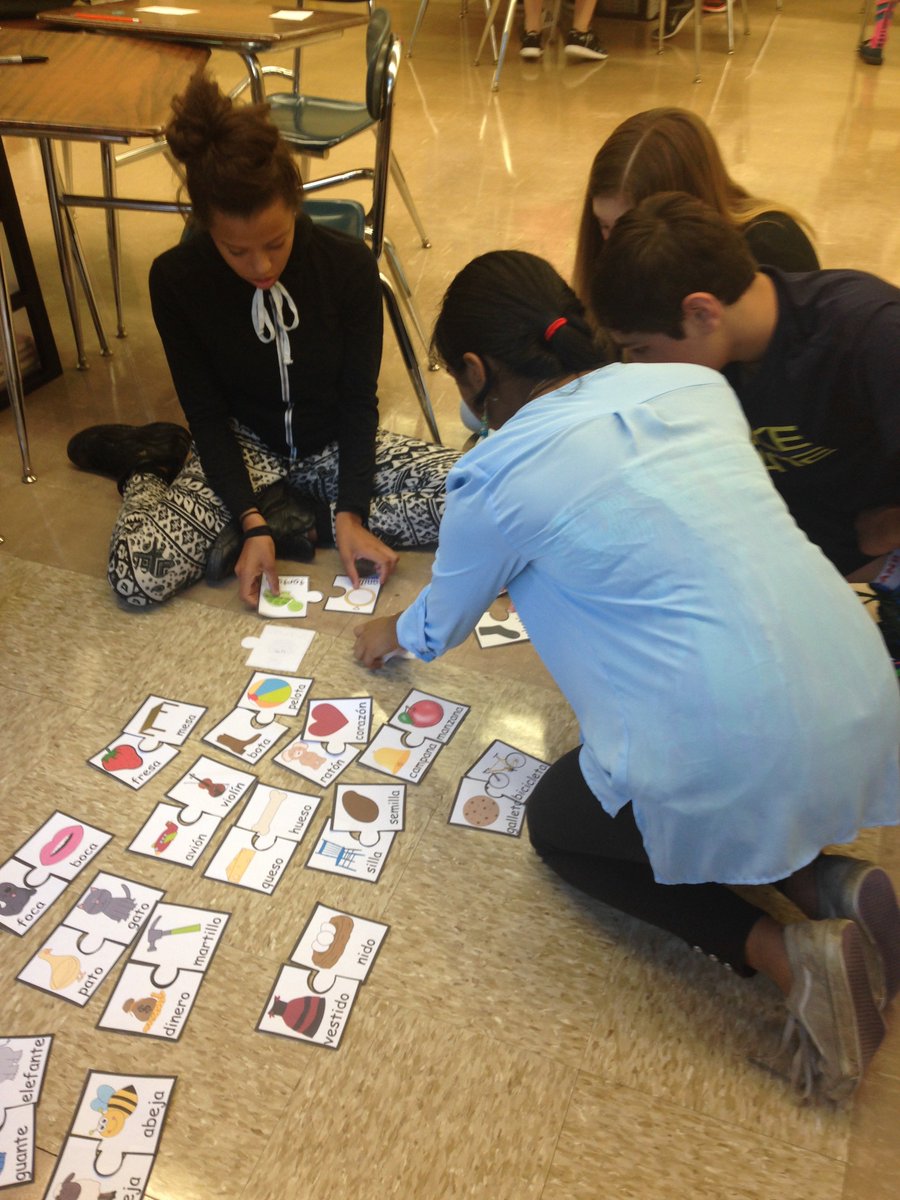 hollylamovsky's tweet photo. @MHJHTitans Our Spanish 2 students did an amazing job during their first breakout game! #BCSDTitans https://t.co/N5AaTSlS3w