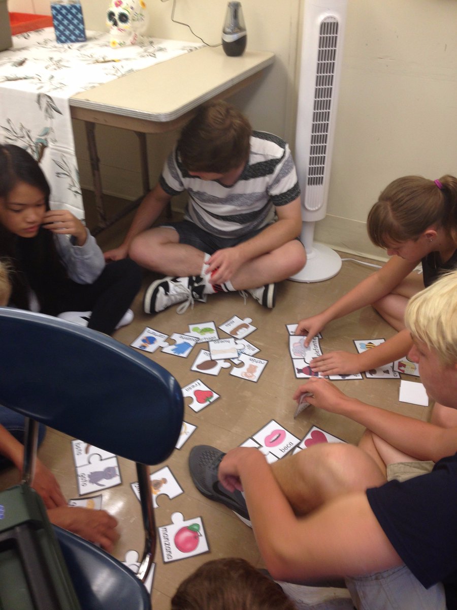 hollylamovsky's tweet photo. @MHJHTitans Our Spanish 2 students did an amazing job during their first breakout game! #BCSDTitans https://t.co/N5AaTSlS3w