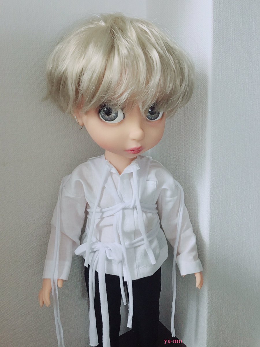 yaamochan's tweet photo. 🎉日本デビュー記念🎉
さよならひとりてむドール
着せ替え用ブラウス😇
(パンツと靴はそのまま😅)

#さよならひとり #사요나라히토리 #テミン #taemin #태민 https://t.co/6pX8QIyr0b