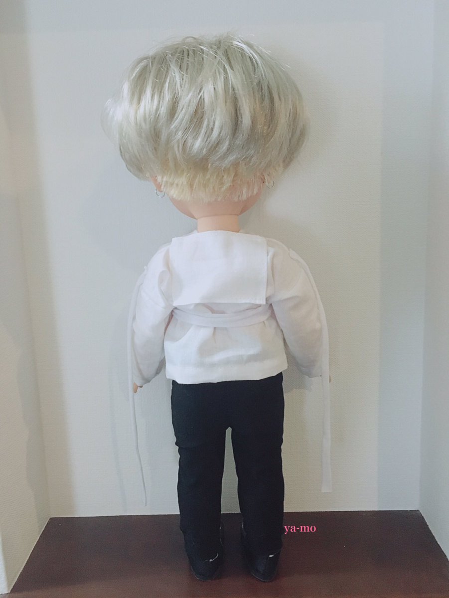 yaamochan's tweet photo. 🎉日本デビュー記念🎉
さよならひとりてむドール
着せ替え用ブラウス😇
(パンツと靴はそのまま😅)

#さよならひとり #사요나라히토리 #テミン #taemin #태민 https://t.co/6pX8QIyr0b