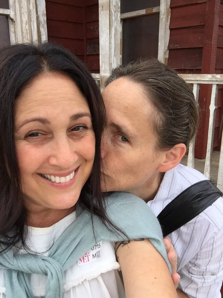 TheRealSAJ19's tweet photo. Family &amp; friends celebrating teen artists #proudmama #FlashbackFriday #MetRoof https://t.co/z42KKEOjnc