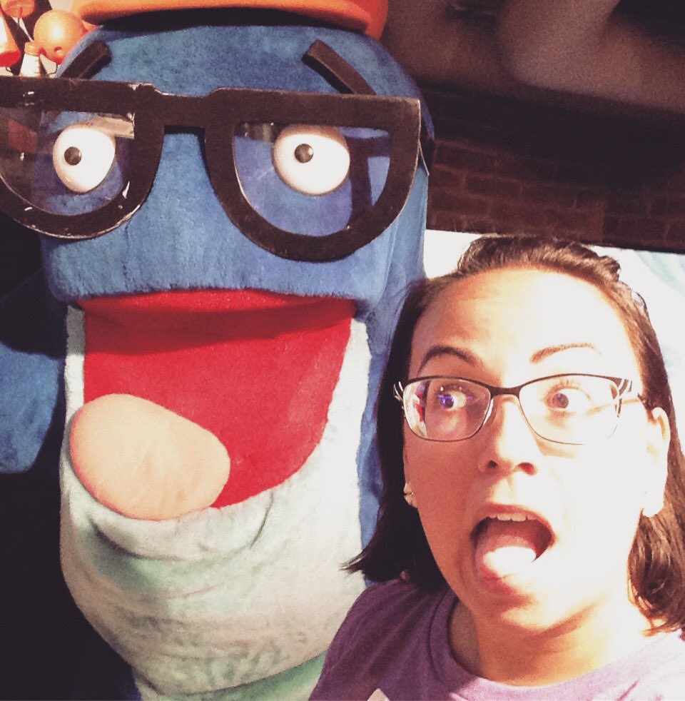 lafoodietaina's tweet photo. WHAT'S WRONG CHARLIE? #starkistcharlie #abstractions #sighteeing https://t.co/G6TxuzZ4WB