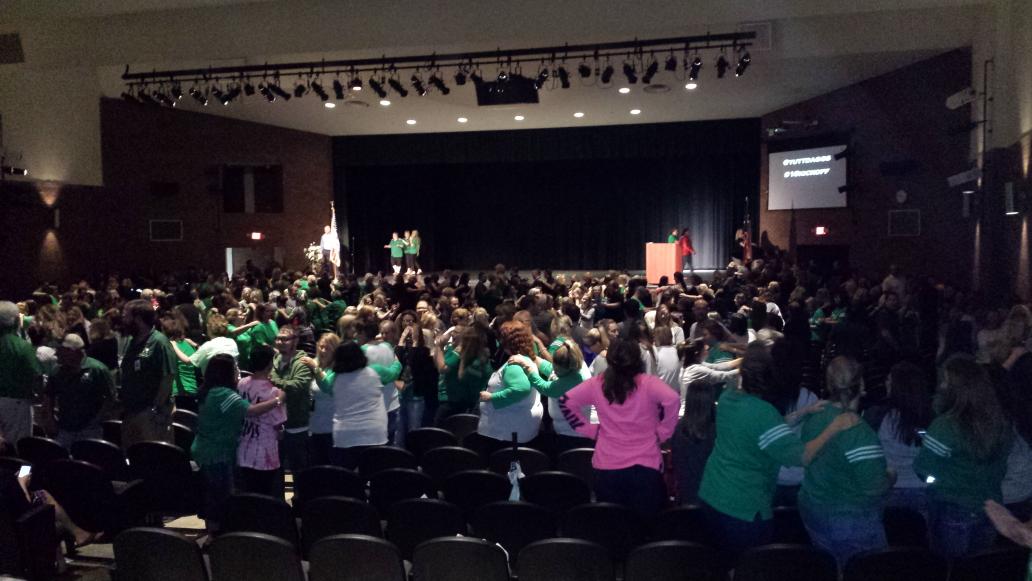 Edalfor's tweet photo. Azle ISD convocation. #16kickoff https://t.co/UA1oz5s4Bv