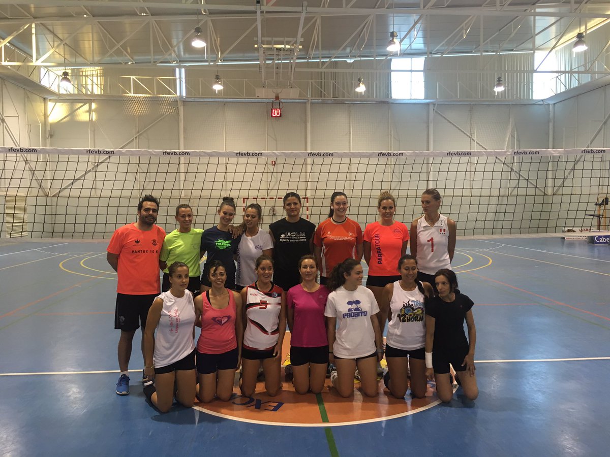 voleykiele's tweet photo. Primer entrenamiento de la temporada #vamoskiele #vivelvoley https://t.co/26ZxQAhyYc