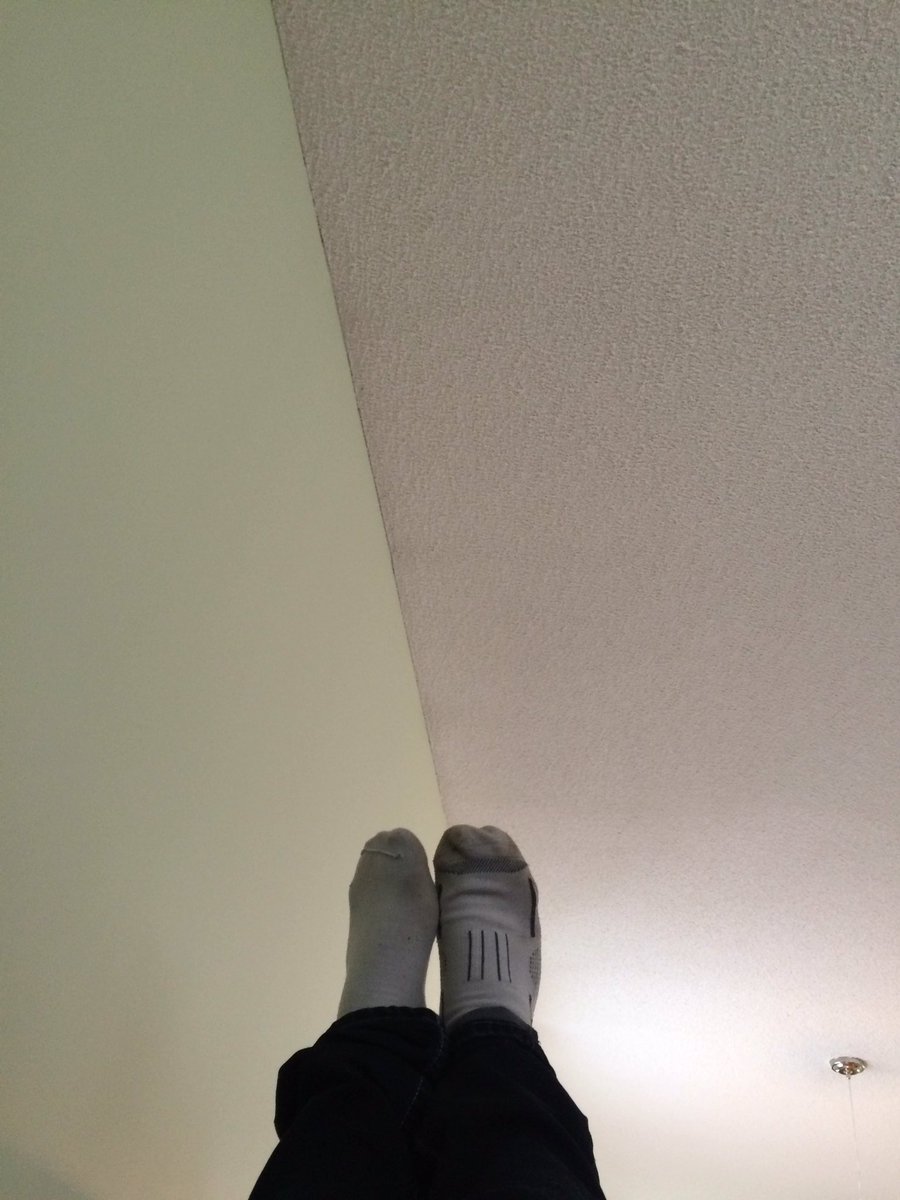 wyattzPxP's tweet image. atleast I know I'm young still #sockgameweak