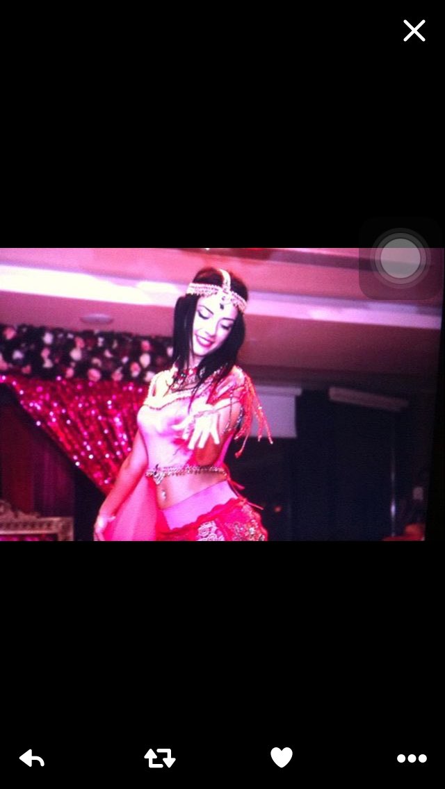 Nasıl zarafet eli hali tavrı edası çok güzelsin 🍸🍸🍸🍸 @nurunkınası