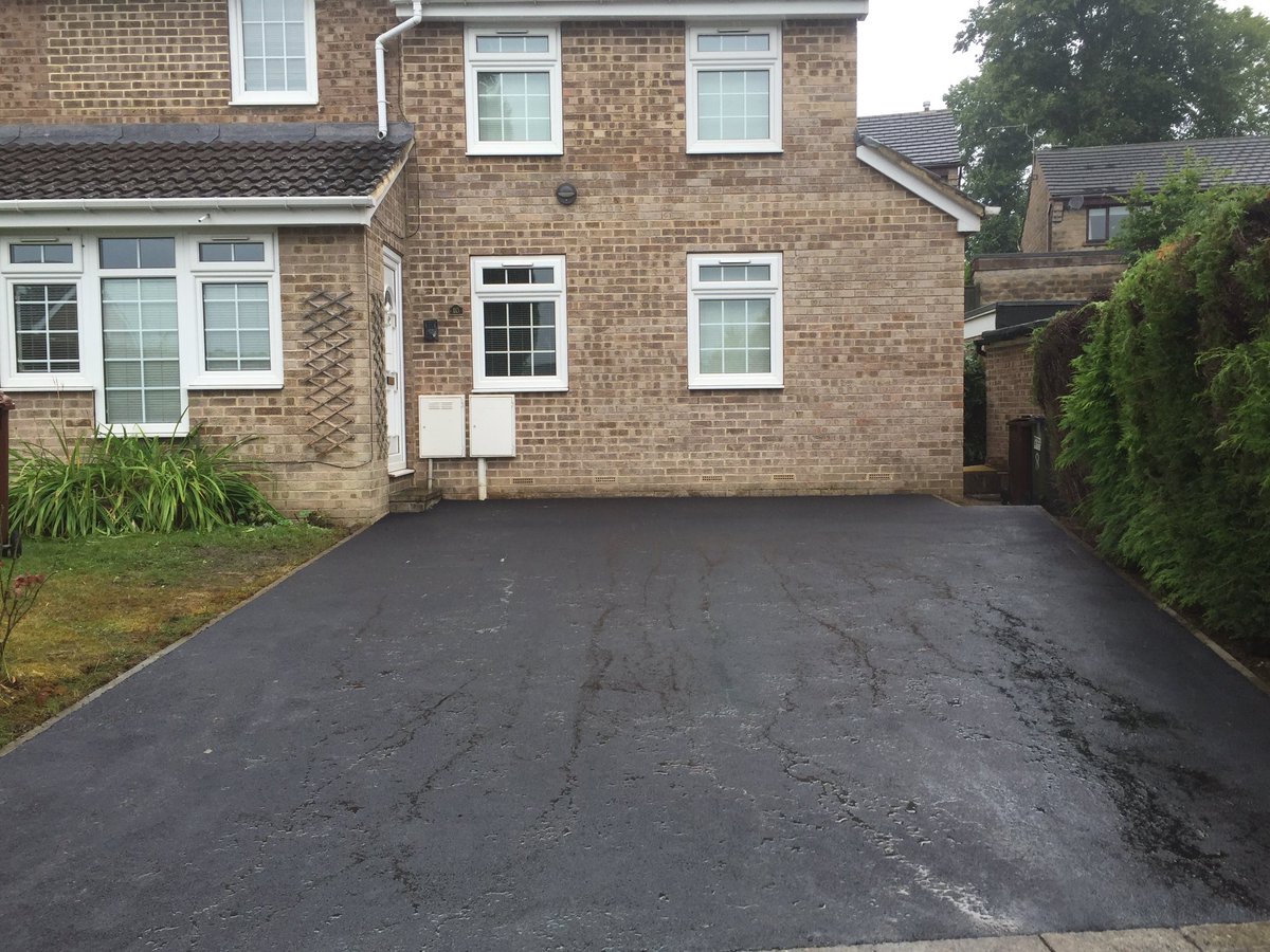 AtkinsonTar's tweet photo. Tarmac driveways Adel https://t.co/F1yU8pMuF0 https://t.co/gks3cidp7r