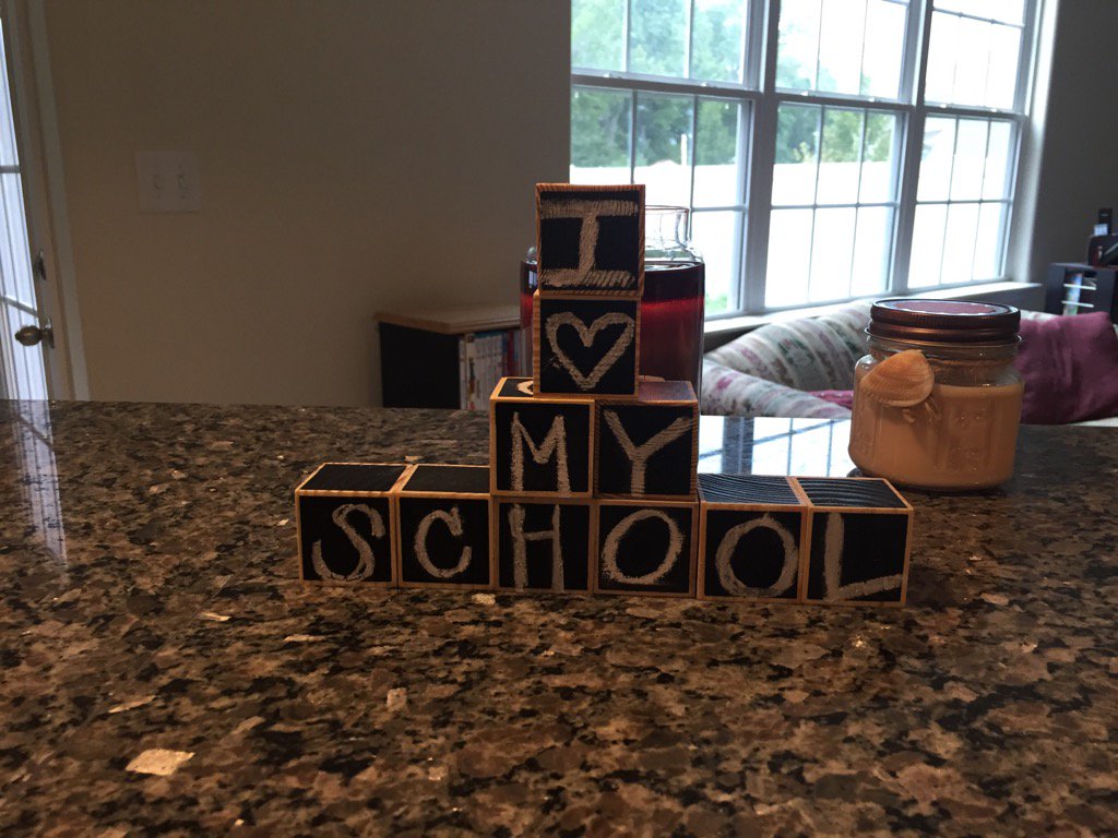 ChalktalkKelly's tweet photo. More #B2S2016 fun at my castle! I hope every T loves their school as much as I do mine! @WoodstockESVB https://t.co/2lmMjZn2G8