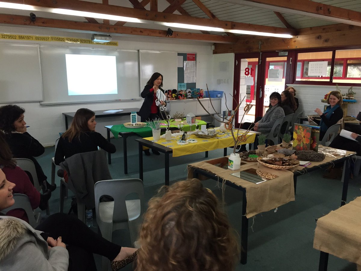 CapesConf's tweet image. .@AnneTan08261069 #leadership in action from early years team  @ #capesconf16 great work!