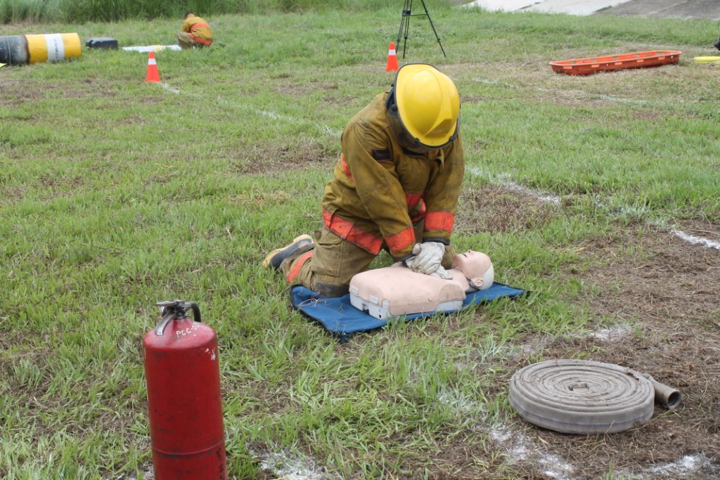 SistemaCarabobo's tweet photo. ((Más Fotos)) de las competencias bomberiles hoy en sede del #SistemaIntegradodeEmergencias #DíadelBomberoyBombera https://t.co/tEHgmKra8A