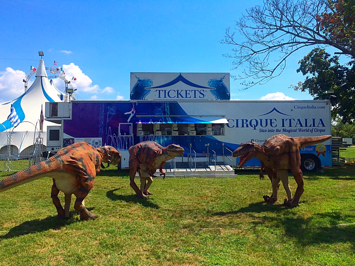Dinosaurs have invaded Delaware City! Come see them at our show at Fort DuPont this weekend!
#dinosaurs #circus #de