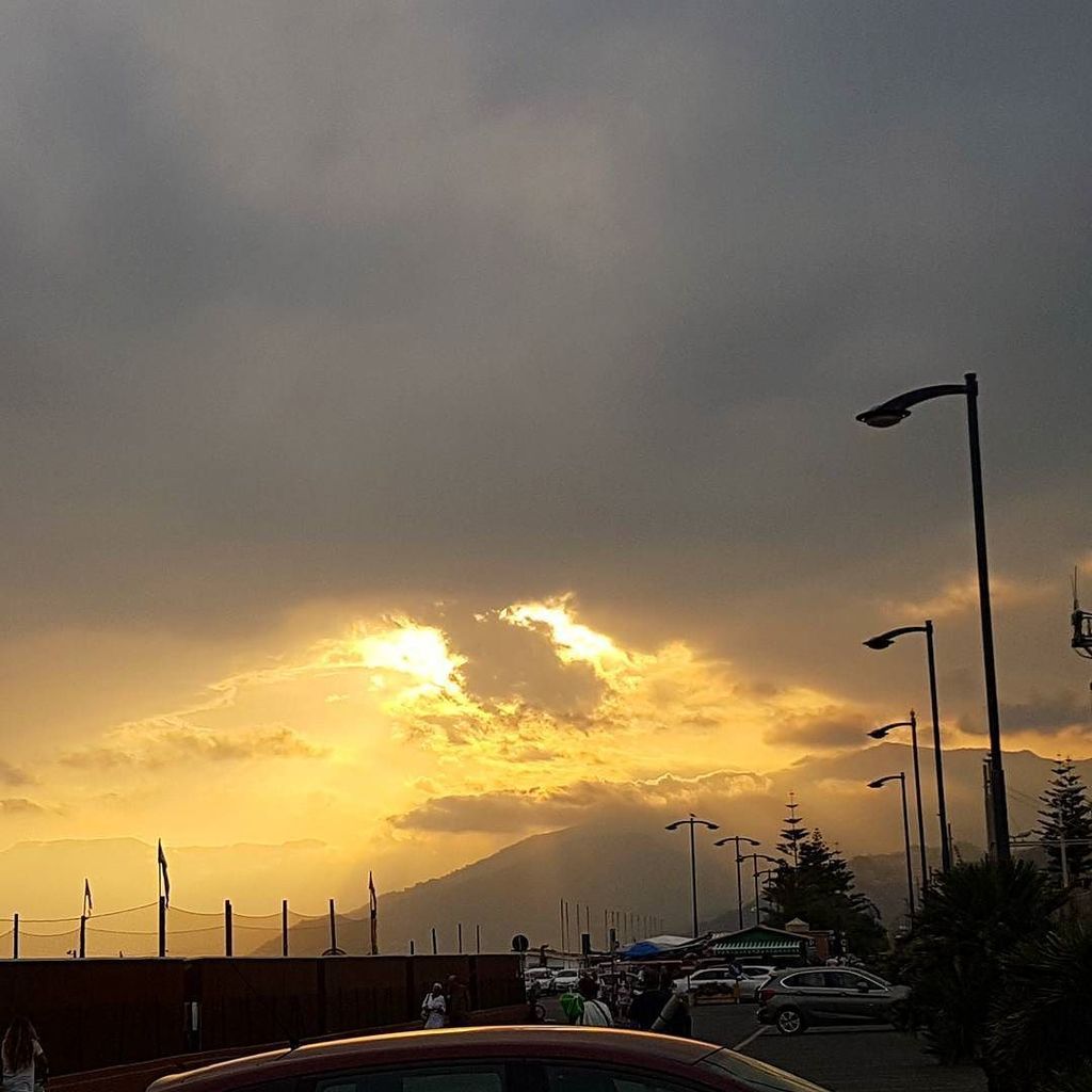 FabiusM1's tweet photo. #skyline #skyporn #cloudporn #instagramhub #igersitalia #igerseurope #igersliguria #allsh… https://t.co/sWWncuJ6L9 https://t.co/u1QRoxOIkH