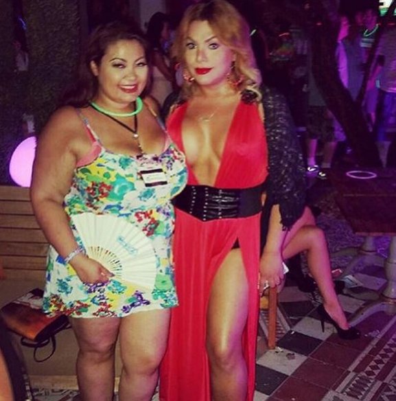CamConOfficial's tweet photo. Neon Nights party. CamCon2016 with @TsBondienyc @LingLingBBW :) #camcon2016 #models #pics #miami #camcon https://t.co/mWqMA3kHHP
