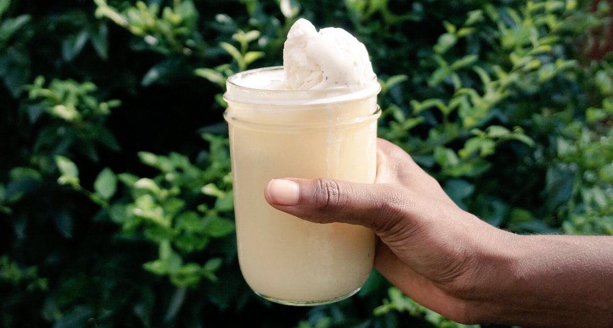 Green mint tea + all natural vanilla ice cream = Green Peace Floats! 😍 Oh baby!!!