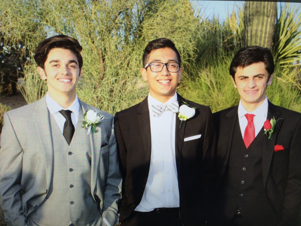 Diaz_Jose_V's tweet photo. Happy B-Day @evandiaz_  Love u and we hope you are having a great day at #UofA. https://t.co/SfgV46cFq5
