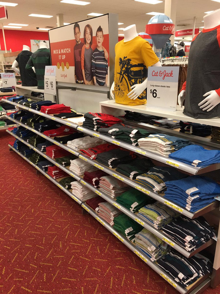 dxing11's tweet photo. Boys apparel looking crisp! #T1419 @RylanRankin @VMLCaitlyn @triforceattack https://t.co/X6S0SnQr2H