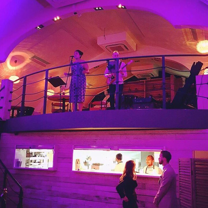 powersoulclub's tweet photo. At @districthouseuk every Friday night 8-10pm there is live acoustic music in the restaurant. Check it out! https://t.co/pfw8cBo2Eg