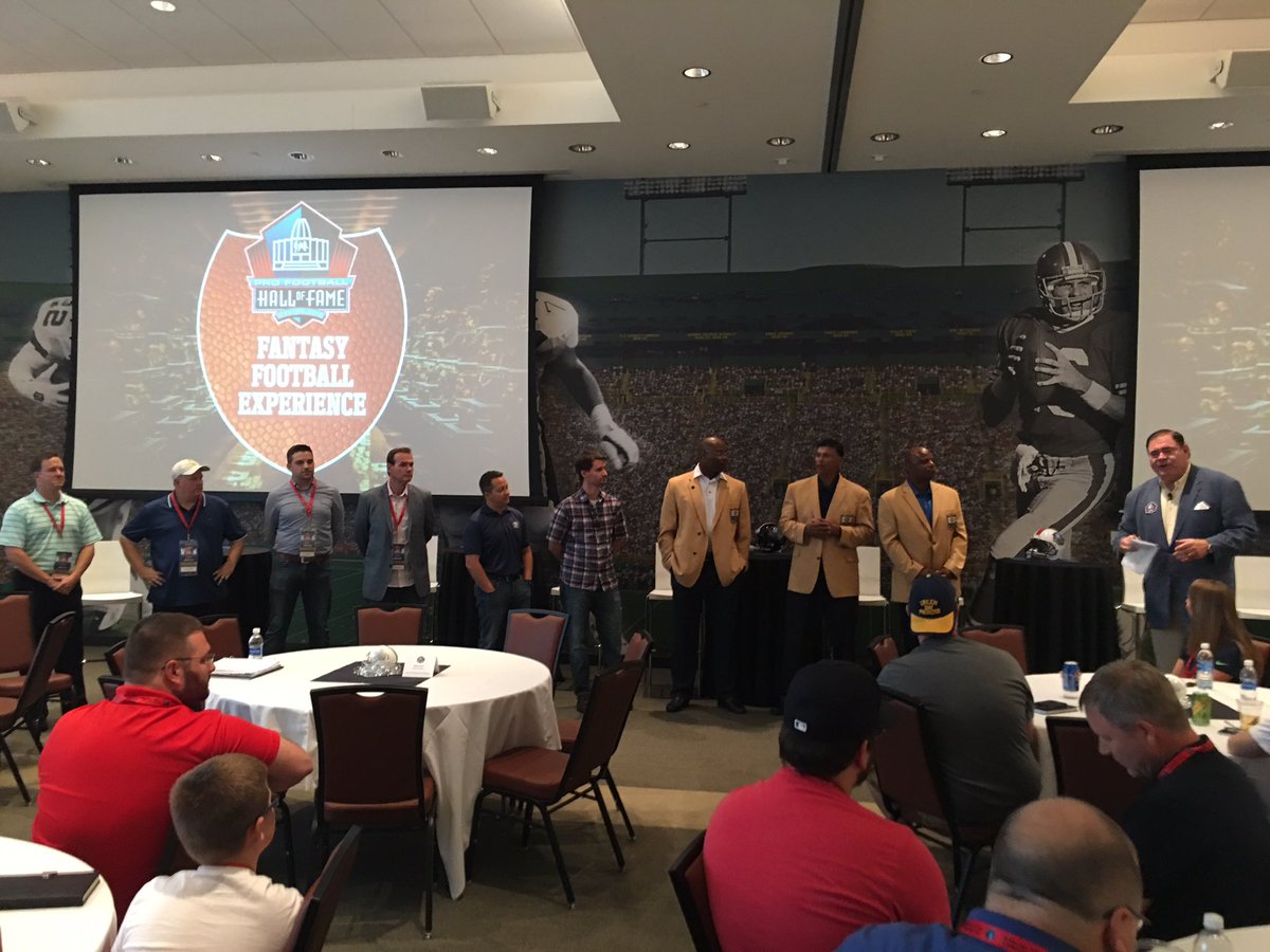 ProFootballHOF's tweet photo. Our Fantasy Football Panel ready 2 help fans win leagues. Panel includes @WMoon1 @AnthonyMunozHOF @ChrisDoleman56 https://t.co/3s9XAzvPvB