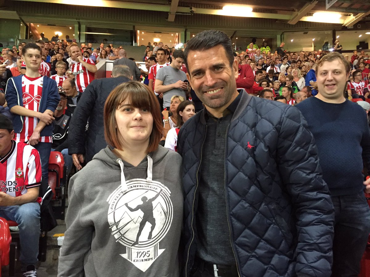 Tarrybear87's tweet photo. #allthefootball my lovely gf with saints #legend @FrannyBenali @SouthamptonFC @virginmedia @lulub91 https://t.co/i2u2IMYROZ