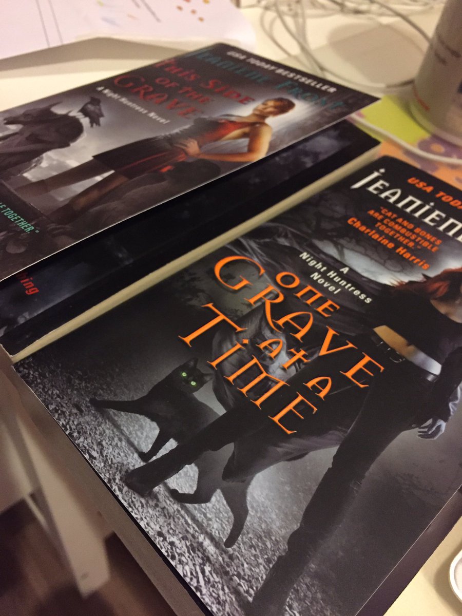 sueann_61's tweet image. Day 8 was unproductive. Long flight today so 💪 #bookeight #booknine #daynine #ReadingDecathlon