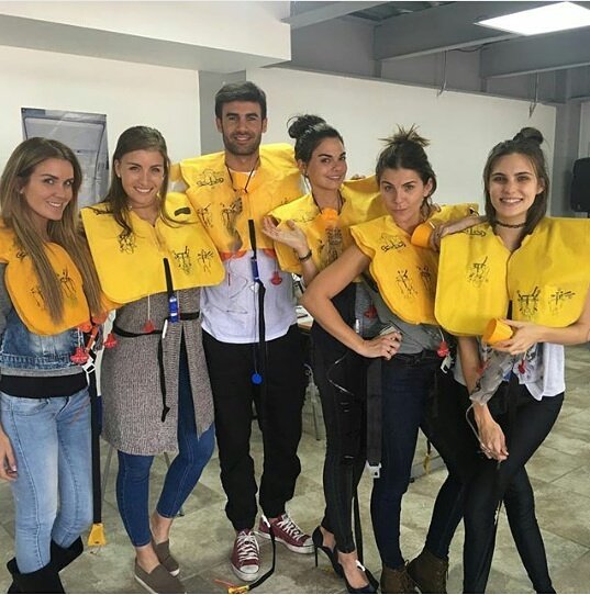 fansmexicatsyep's tweet image. Imaginen que van en el avion y de pronto sale de aeromosa esta belleza😍😱
@MFernandaYepes #LaPiloto