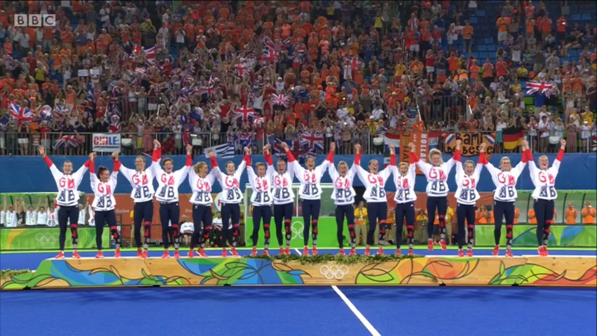 #GOLD #rio2016 @_GBHockey <a href="/TeamGB/">Team GB</a>