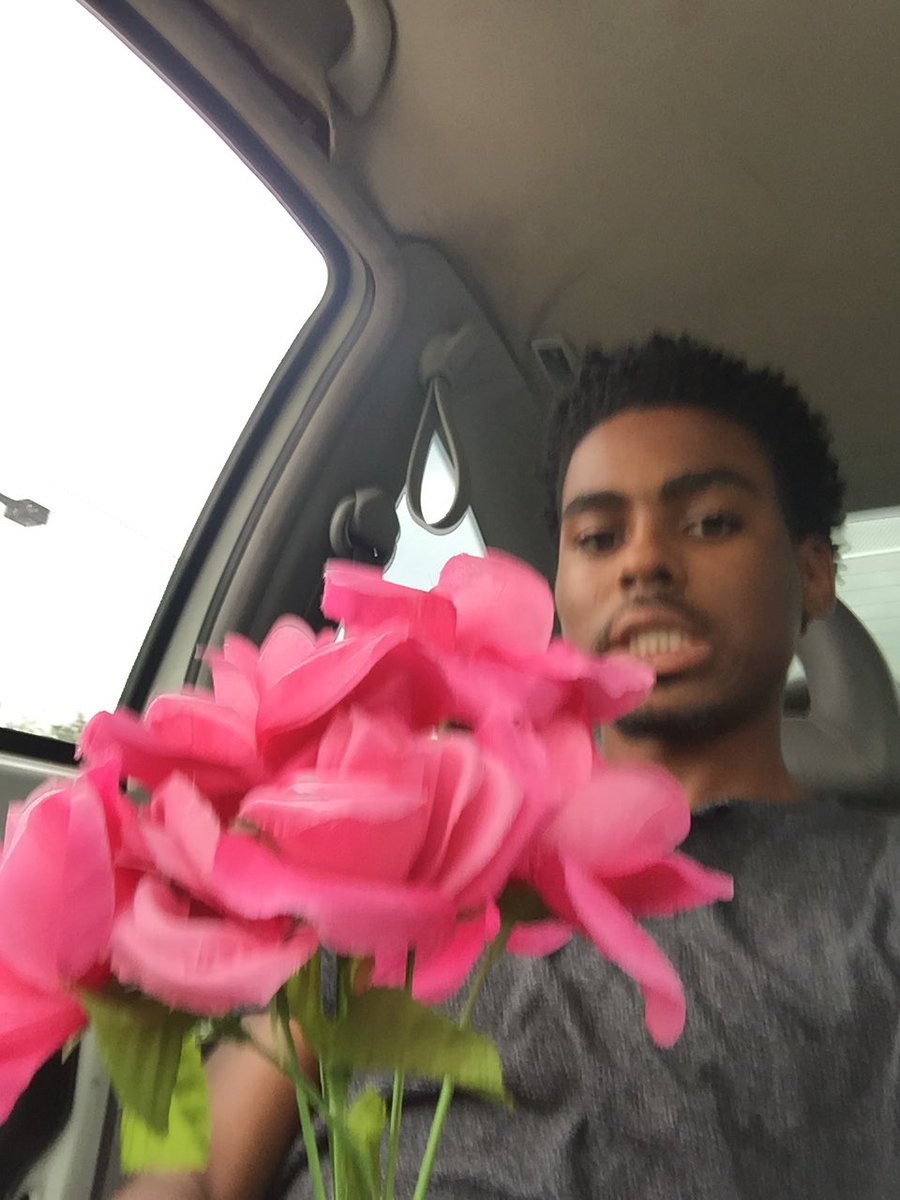 TacTheDJ's tweet photo. Getchu a nigga that can do both https://t.co/h5YKGUzjSM