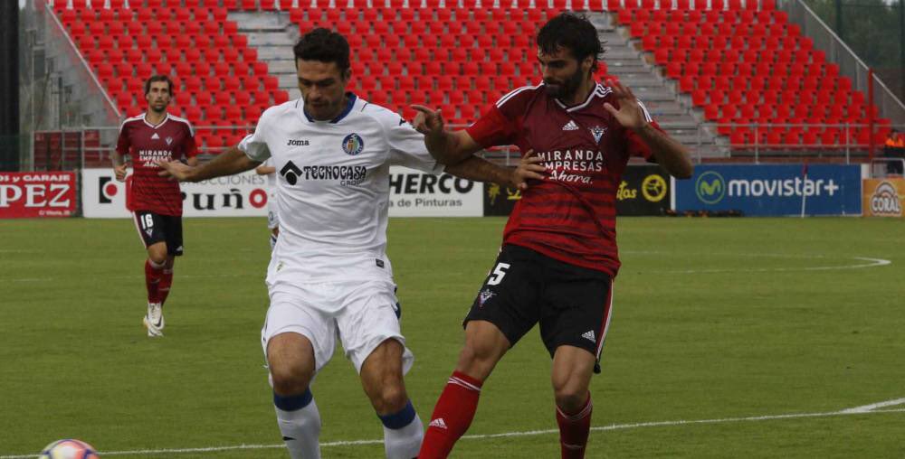 futbol_onfire's tweet photo. #Liga123 

Mirandes 1-1 Getafe

Guarrotxena y Pacheco (de penalty) hicieron los tantos del partido. https://t.co/j16H8Aalx1
