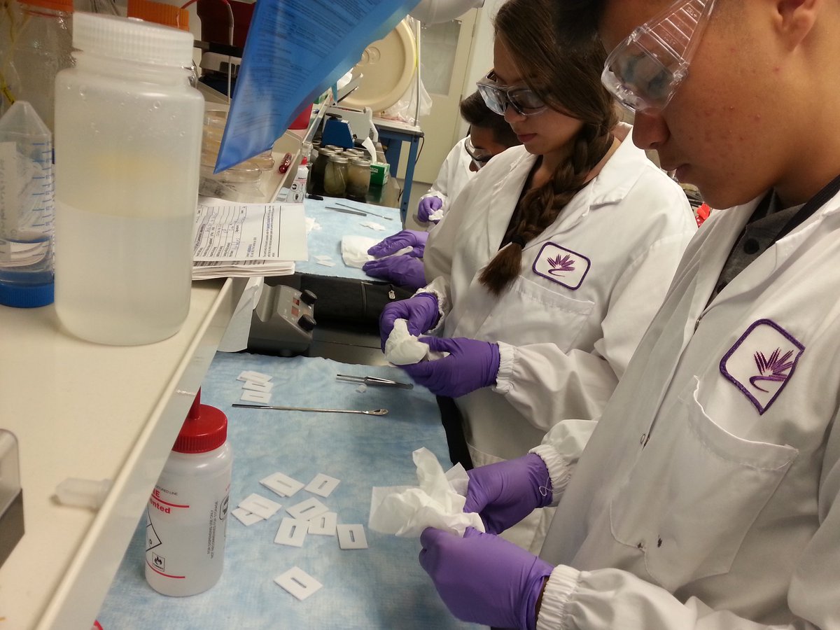 tecvoccls's tweet image. Day 1 at CLS. #tecvoc #canlightsource