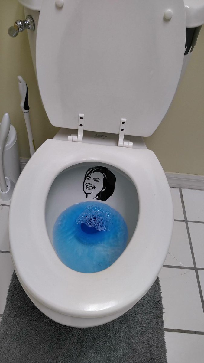 PileOfPoop2016's tweet photo. #ImWithPoop https://t.co/uM0gU4qVbE