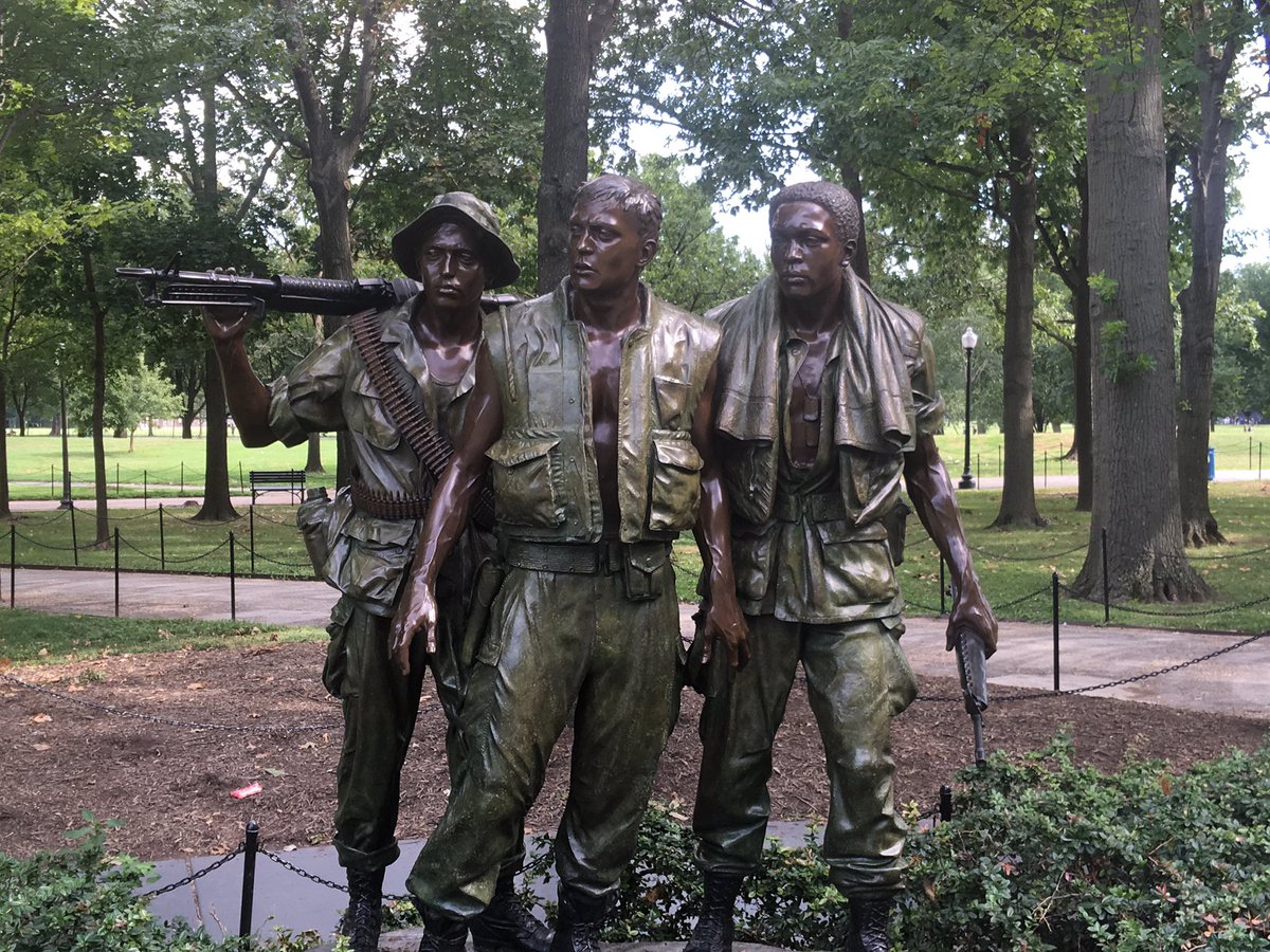 BBID10's tweet photo. Great 1st day on family Vaca in our Nations Capital. Found a relatives name on Vietnam War Memorial. #thanks4service https://t.co/Bal0VuLE0I