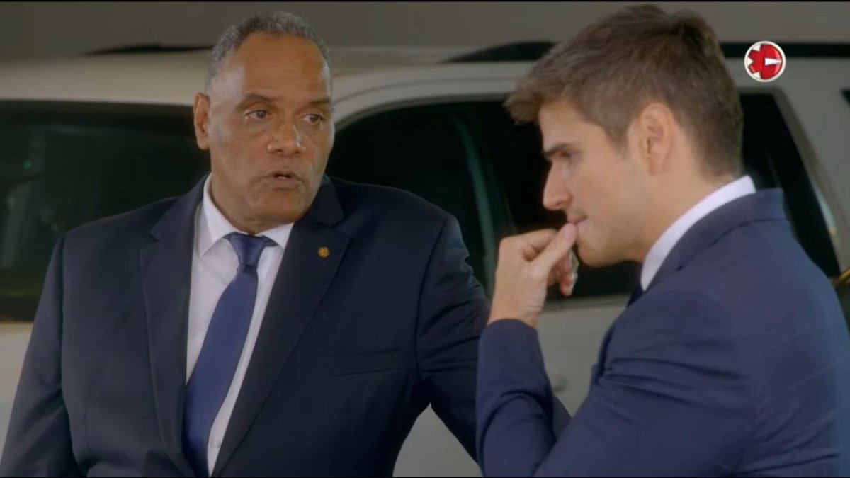 Mayte_bs14's tweet photo. #Cap10 #Fotos3 Álvaro @santos0505 le dice a #Pablo @DanArenas q le regrese el boleto a Doña Antonia https://t.co/msokT3sgU9