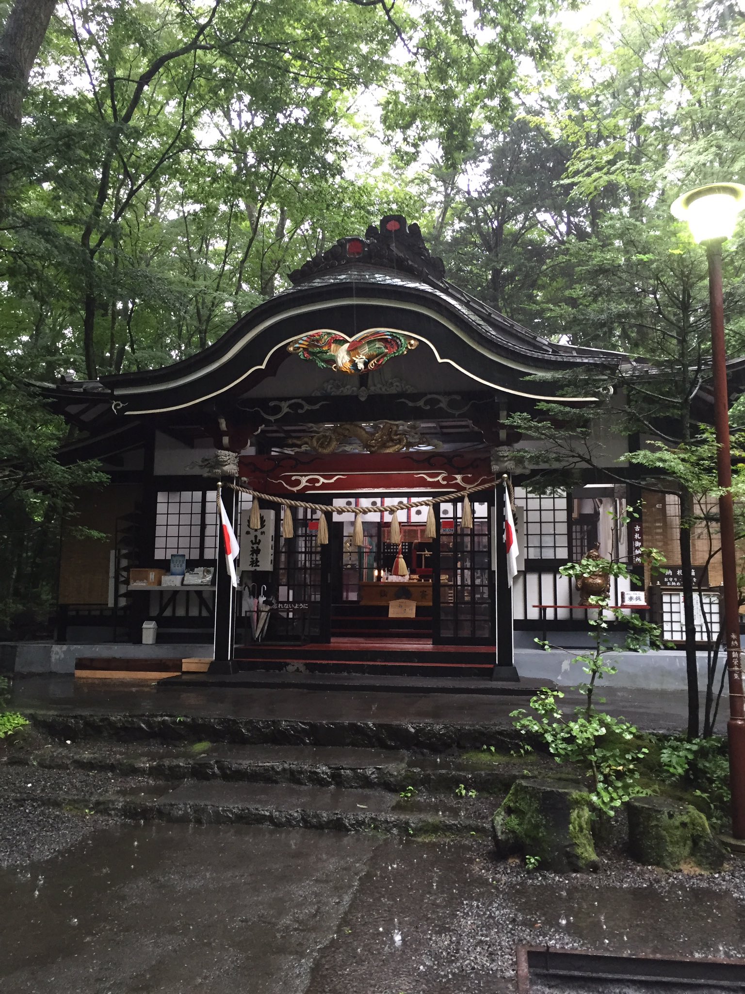 Jacob ジェイコブ 今日は朝から雨でしたが以前より行きたかった新屋山神社の奥宮と本宮へ 雨だったのでとても神秘的でした 来れて良かった 朝から雨 新屋山神社 新屋山神社奥宮 新屋山神社本宮 富士山 T Co Oupq9bzcno Twitter