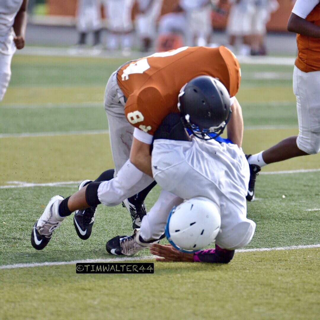 timwalter44's tweet image. @OfficialHuttoFB #HeavyHit