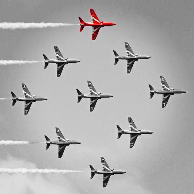 MikeLingPilot's tweet photo. Remembering Eggman 5 years on. Flight Lieutenant Jon Egging, Red 4, tragically lost his life in Bournemouth 20/8/11 https://t.co/tViwMwfdbx