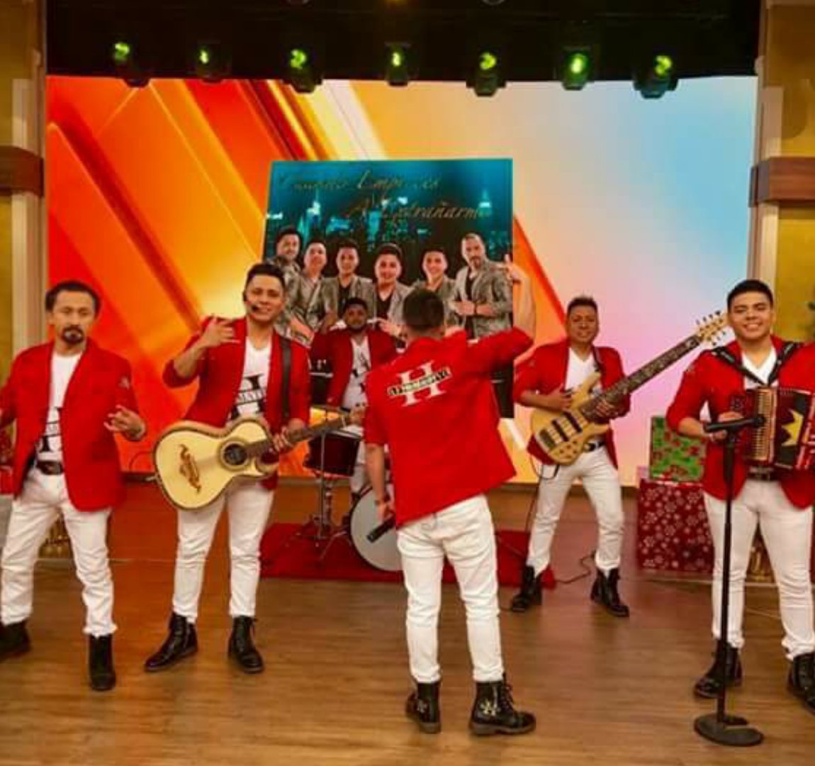 lasshulasdAH's tweet photo. @LAMEJORFMMTY
#EnElMacroNoDebeFaltar #AFIRMATIVOH
Muy buena música y chicos guapísimos
❤❤❤❤❤❤ https://t.co/eqyaSlSBGS