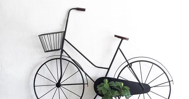 gemmedia_ltd's tweet image. Smile it's #Saturday 😀✌️ off to the printers @Good_Response to complete #design work ...