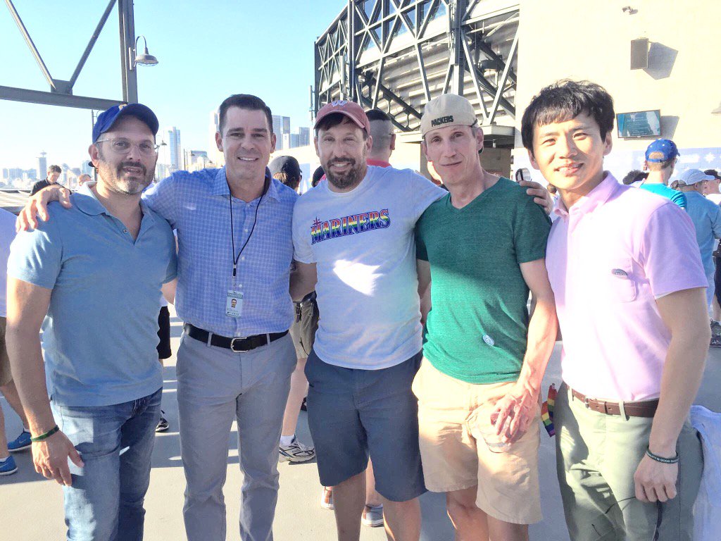 monkeyshook's tweet image. 