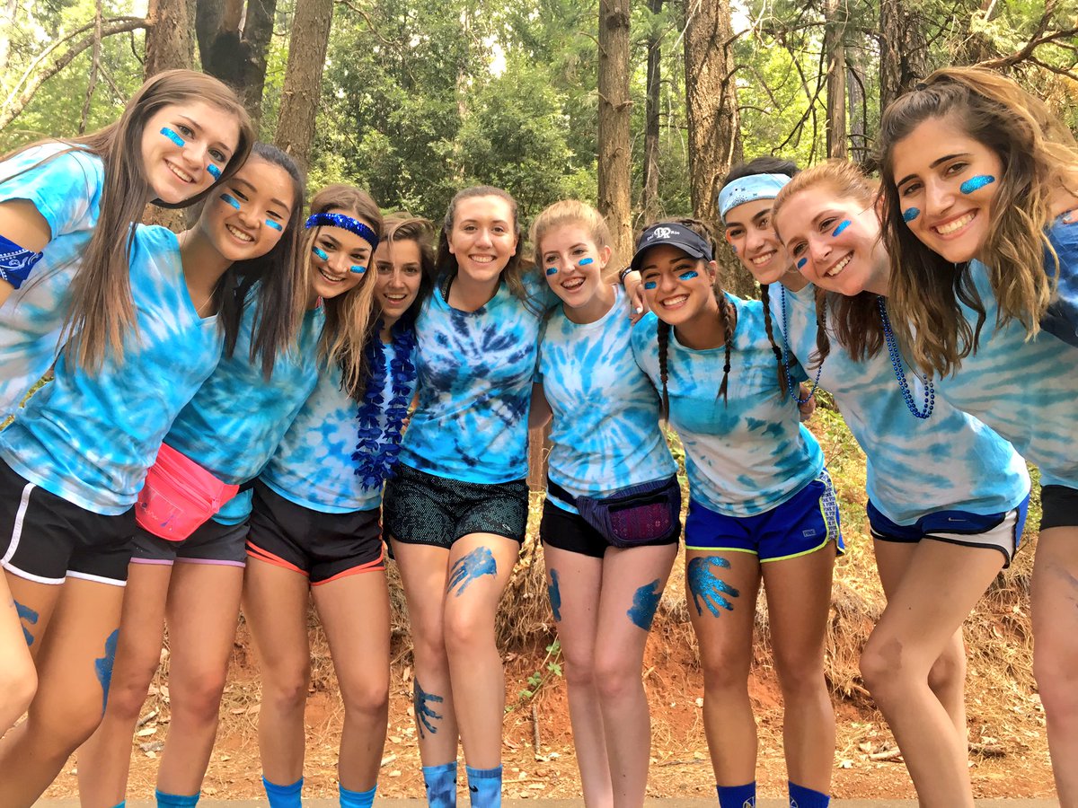 Hannah__pilgrim's tweet photo. This year we rule the school 😎 https://t.co/Tpf8VcdDlM