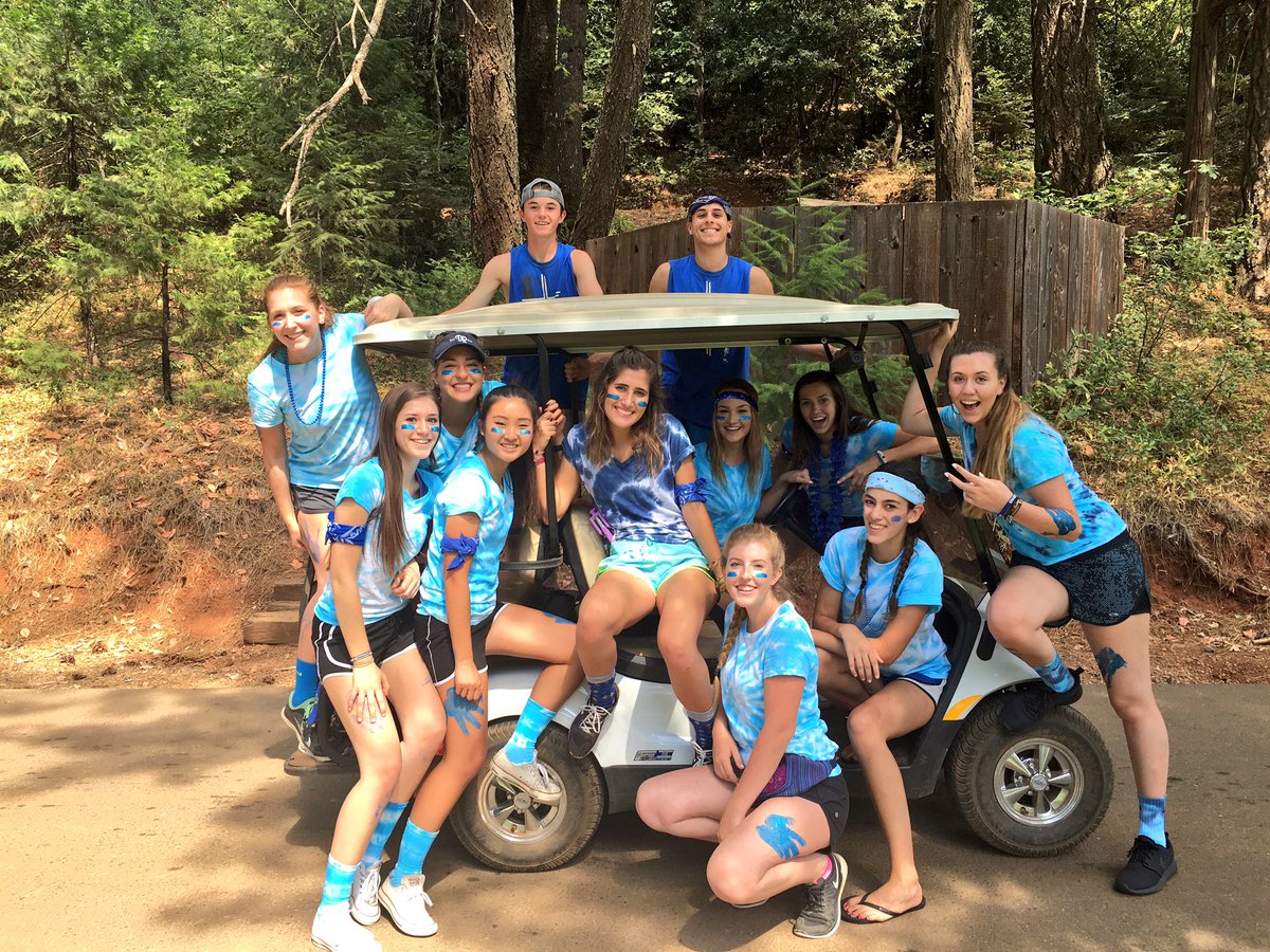 Hannah__pilgrim's tweet photo. This year we rule the school 😎 https://t.co/Tpf8VcdDlM