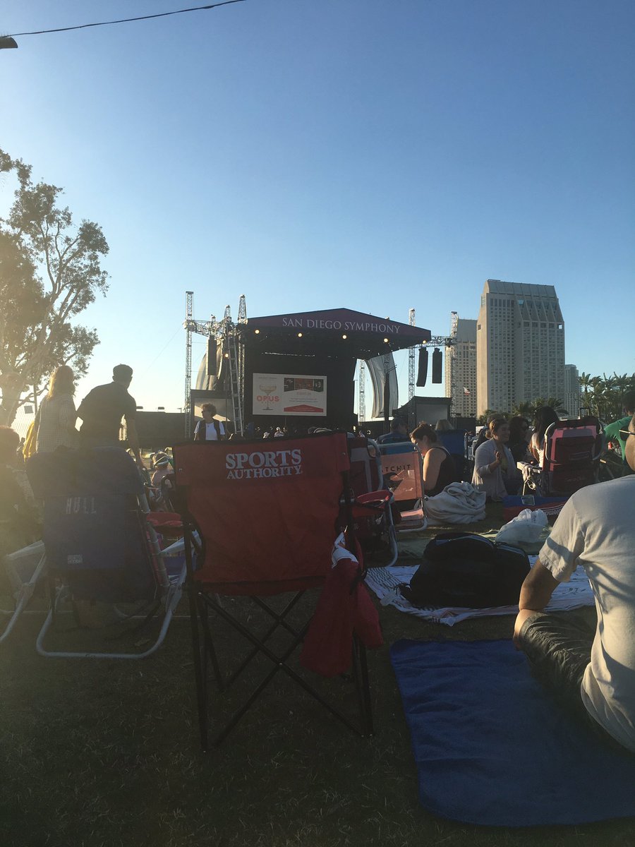 simplemarketer1's tweet image. #sandiego #summerpops waiting for Indiana jones with the symphony to start 😁😁😁 super excited.