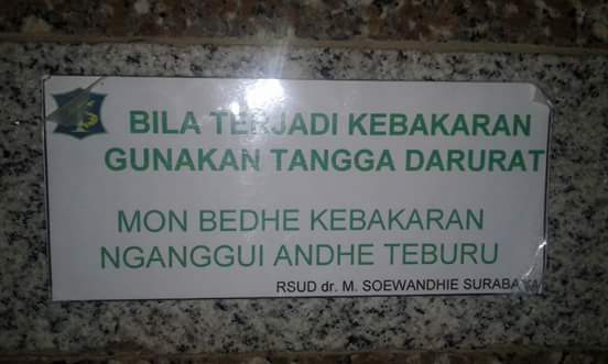 fernandoajah's tweet photo. Tolak bahasa asing #Merdeka https://t.co/JLgH26aWm6